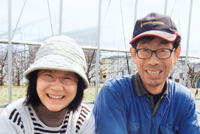 おかひじき生産者、山形県高畠町 おきたま興農舎 渡部隆夫さん（右）清美さん（左）ご夫妻