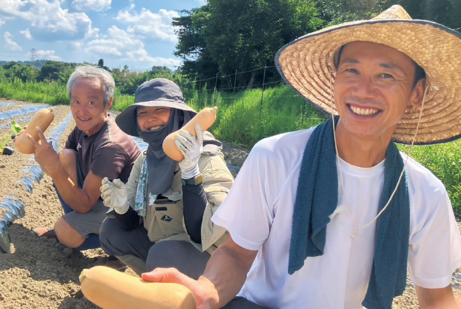 バターナッツかぼちゃの生産者、クサツパイオニアファームの皆さん