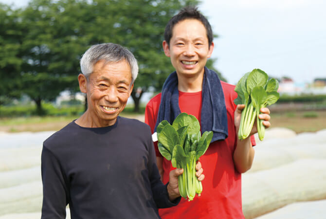 浅漬けで食感を楽しんで かぶ生産者、三枝晃男さんと息子の将樹さん(埼玉県志木市)