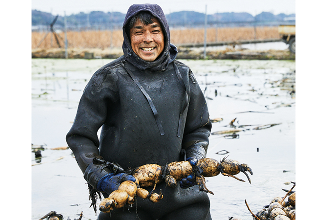 秋の味覚まるごとセットの生産者、常総センター 木間塚祐一さん(茨城県常総市)